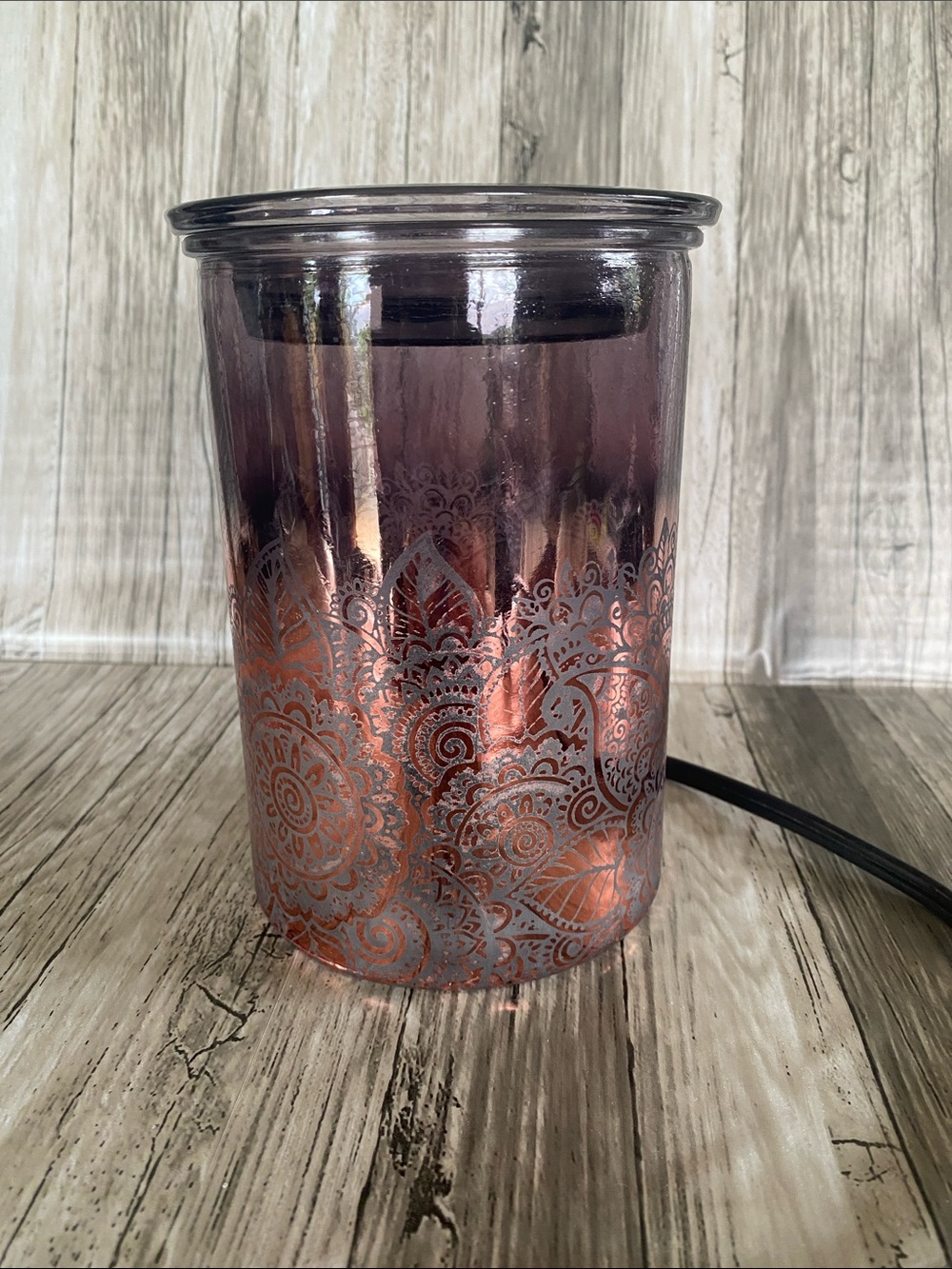 SCENTSY HAPPY HENNA WAX WARMER